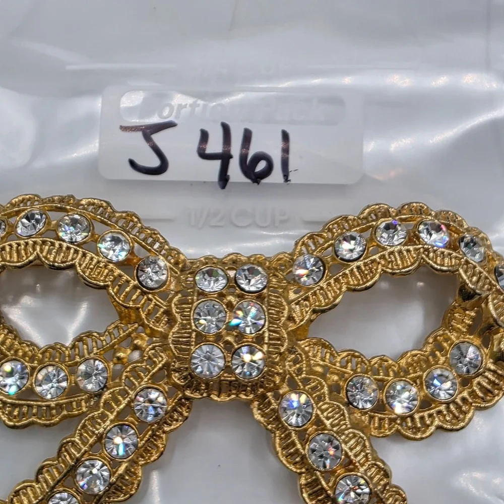 Sparkling Bow Brooch Rhinestone‎ Gold Tone Filigree Lace Charm Pin Prong Set